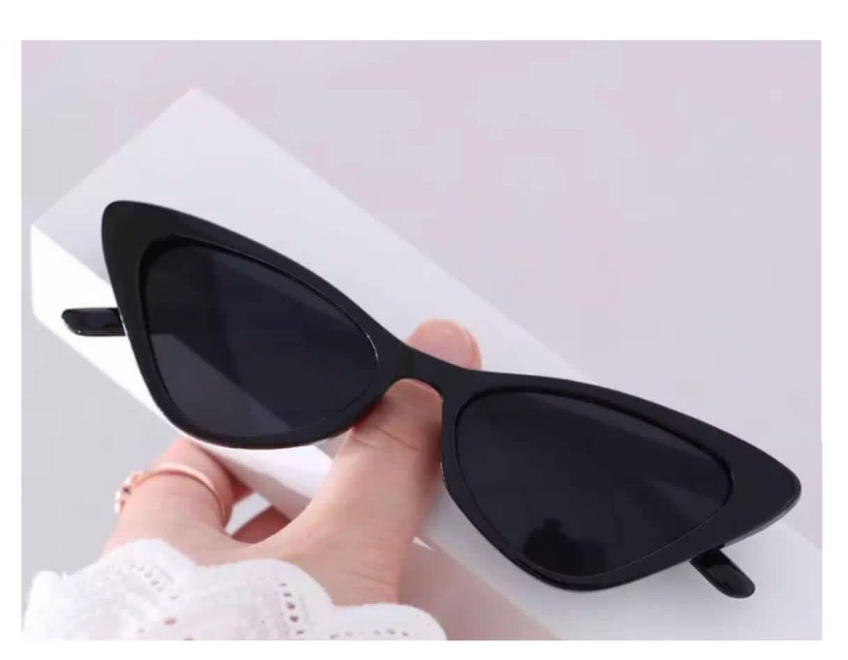 Retro Cat Eye Sunglasses - Black main image 1
